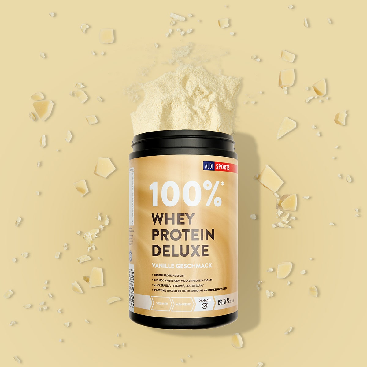 WheyProtein_Vanille_02-1-min Whey Protein Deluxe Vanille – Zutaten und Pulver um das Produkt herum | Aldi Sports