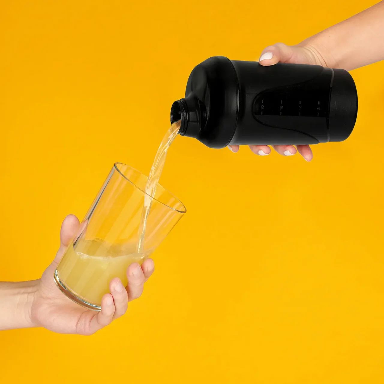 ClearWheyFreshOrange_04.1 Clear Whey Pulver Fresh Orange – Proteinpulver aus dem Shaker ins Glas | Aldi Sports