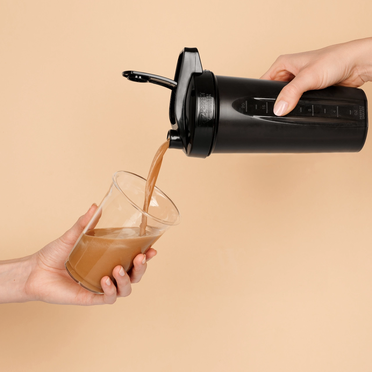 Protein Coffee Hazelnut Macchiato_04 Protein Coffee Hazelnut Macciato – Protein Kaffee aus dem Shaker ins Glas | Aldi Sports